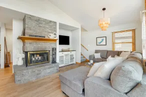 Airy Delavan Lake Oasis - Image 5