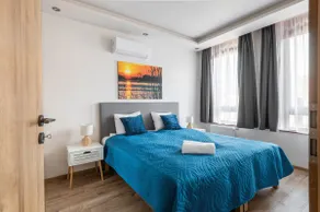 Ultra Central Modern 2BR – A/C & Elevator - Image 5