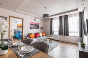 Ultra Central Modern 2BR – A/C & Elevator - Image 2