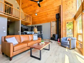 Chic A-Frame: Vaulted Ceilings | Golf | Lake - Image 3