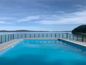 Beach Bliss oceanfront king suite. Pool & hot tub! - Image 4