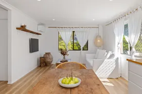 Boho-Style Beach Apartment Kingscliff by uHoliday - Image 3