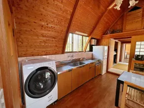 A private rental house with a view of Lake Biwa, with a ”Kiki's Delivery Service” motif - Image 5