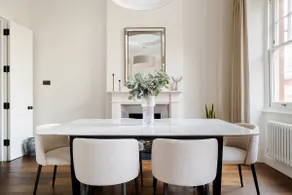 Stunning Single-level Knightsbridge Flat w/lift - Image 3