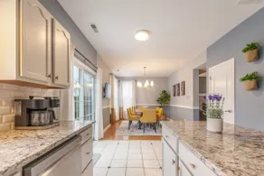 Grand Park Home Dntwn Westfield - Image 3