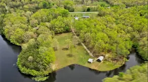 Reel Simple LAKEFRONT Cabin has kayaks for guests to enjoy on the lake! - Image 3
