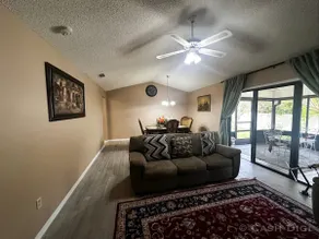 Cozy, Palm Bay accommodation. - Image 2