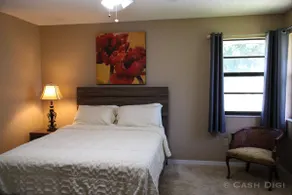 Cozy, Palm Bay accommodation. - Image 4