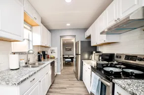 Cozy & Bright 4BR Home | Perfect for Families - Image 2
