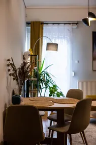 Cozy 1-bedroom renovated apt at the city center - Image 3