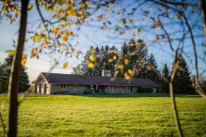 Retro ANF Retreat•large yard•trail access•game rm - Image 4