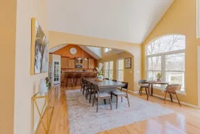 Luxurious Retreat! Spacious with Deck & BBQ Grill - Image 2