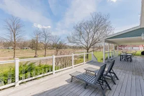 Luxurious Retreat! Spacious with Deck & BBQ Grill - Image 4