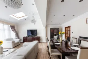 London's Best Spacious Family Home - Image 2