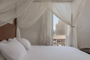 Saray Suliman Historic Palace-Style Apt 1970s - Image 5