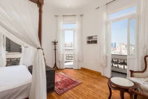 Saray Suliman Historic Palace-Style Apt 1970s - Image 2