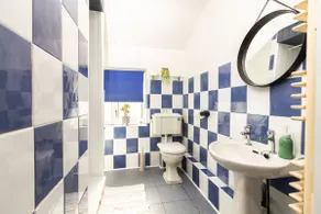 Stylish Comfort: 2BR Home in the Heart of Wigan - Image 4