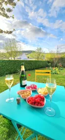 View of the vineyards, veranda and private garden - Image 5