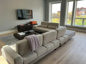Penthouse luxury suite. Huge great room. 3 beds. - Image 3