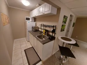 Fresh and Cozy 1 Bedroom Suite - Image 3