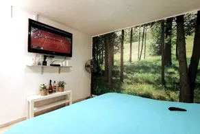 Private Family Suite 6-Bed - Image 3