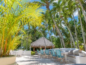 Intimate Paradise With Breathtaking View - Image 4
