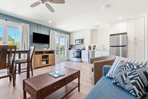 Pelican Luxury Loft at WaterWay Place - Image 4