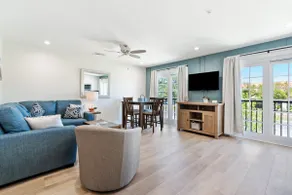 Pelican Luxury Loft at WaterWay Place - Image 2