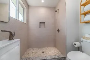 Fair Oaks Studio Guesthouse - Image 3