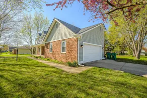 Westfield Family Retreat | Close to GRAND PARK! - Image 3