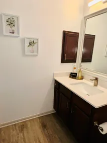 Apartment in the Heart of Frisco - Image 5