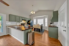 The Nestle 3-Bed 2-Bath Chapin - Near Lake Murray - Image 4