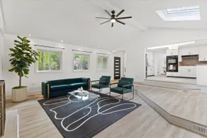 Stylish, Bright, Modern Spacious Home Near ECU - Image 2