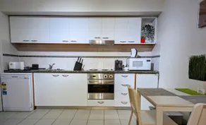 Kings Park Oasis with private courtyard, pool, free secure allocated parking and gym - Image 4