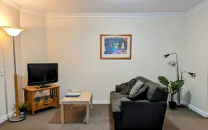 Kings Park Oasis with private courtyard, pool, free secure allocated parking and gym - Image 5