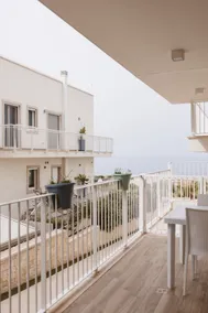 beachfront apartment just steps from downtown - Image 2