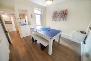 4 BDR House-|30 Sec walk to beach- sleeps 9 - Image 5