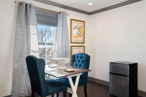 Park House on Main #5-King Penthouse - Image 4