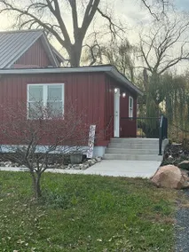 Broken Willow Bungalow - Image 2
