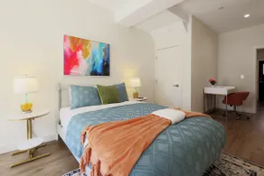 Insta-Worthy Modernistic 4B4B Suite - Image 5