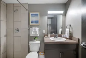 1BR Heart of D/T, near Aquarium, Whisky Distillery - Image 5