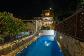 The Seaside Villa - Image 4