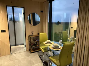 Mirrored cabin - Image 4