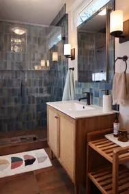 Centrally located, cozy, quiet, upscale studio apt - Image 5