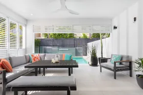 Walk to beach, pool, pets by approval - Image 2