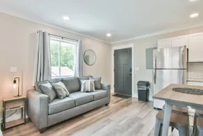 Helen Lookout Suite 203 - Image 2