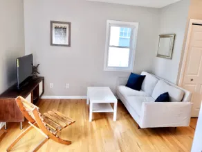 Relaxing and Modern Home - Image 2