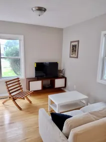 Relaxing and Modern Home - Image 3