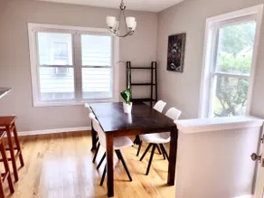 Relaxing and Modern Home - Image 4
