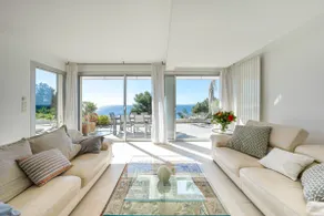 Beautiful villa with sea and pool views. - Image 4